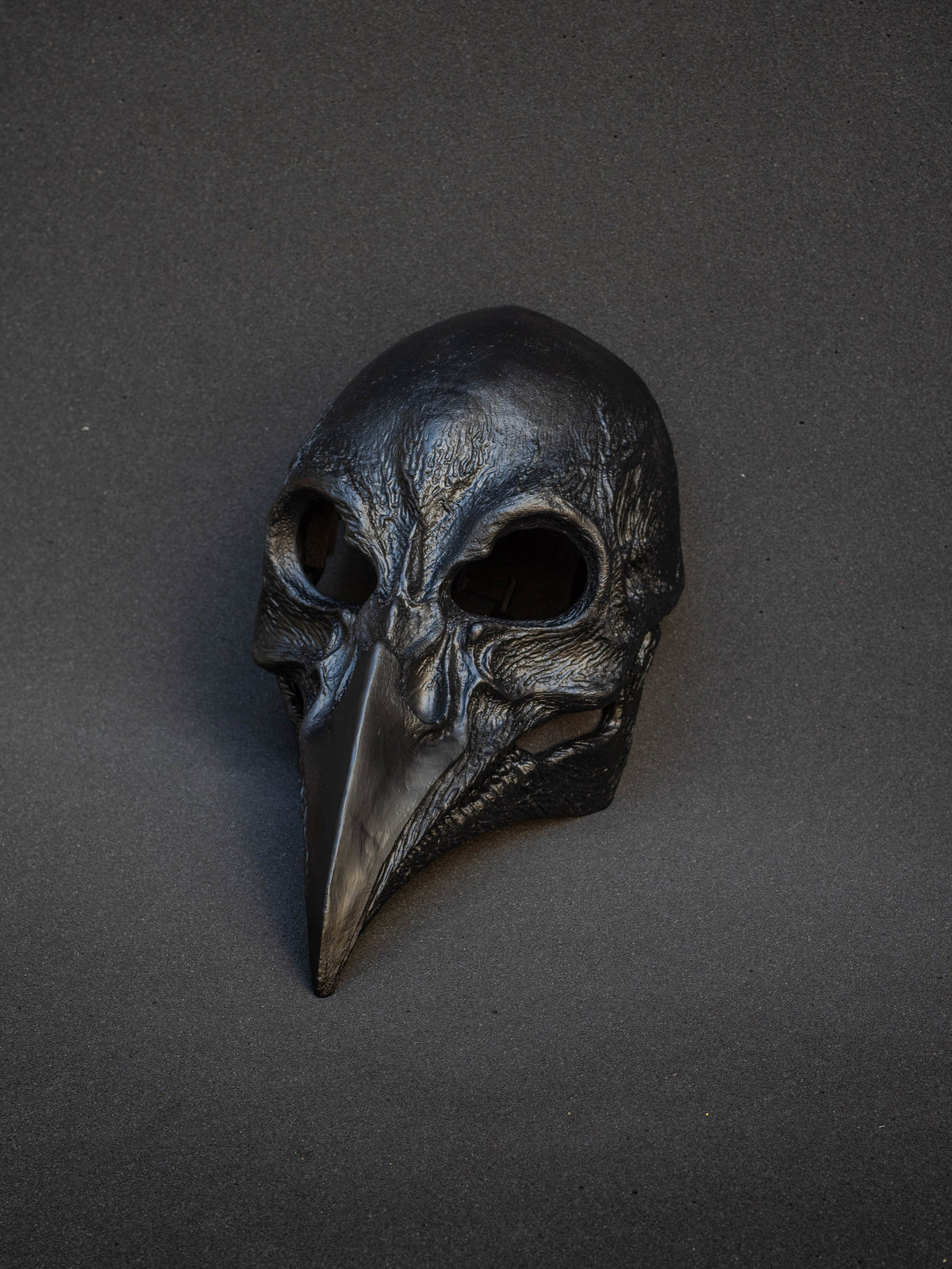 Plague Doctor mask Bird skull with a movable jaw.