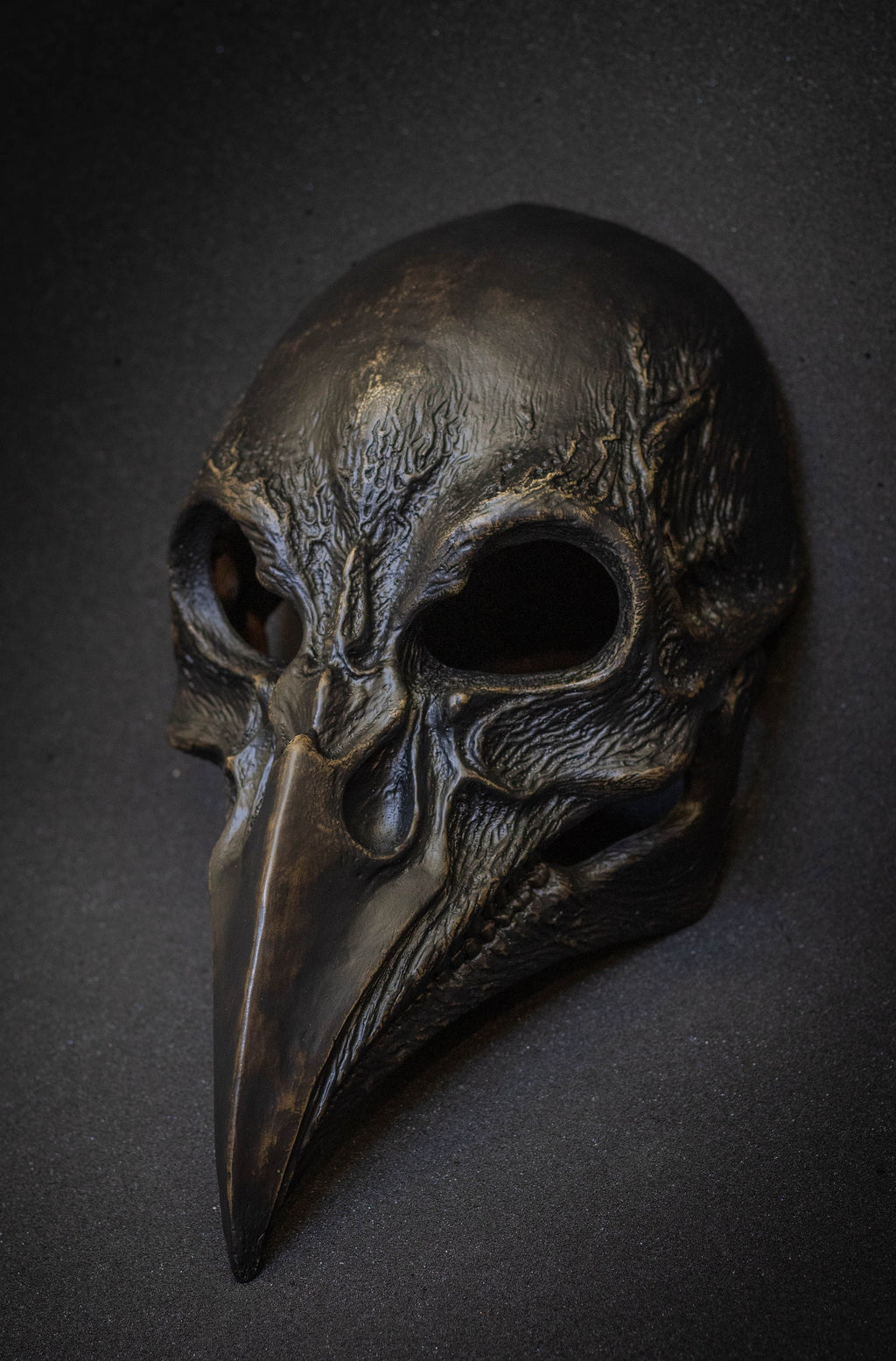 Plague Doctor mask Bird skull with a movable jaw.
