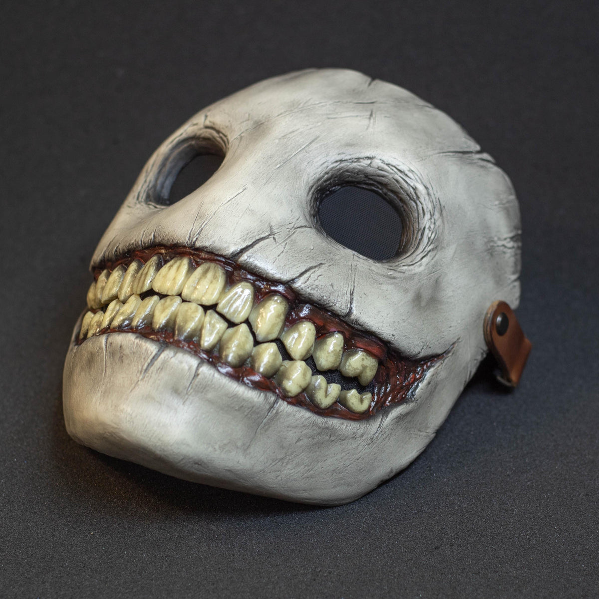 Smiley Face Mask: Halloween Cosplay Costume, Adjustable Fit