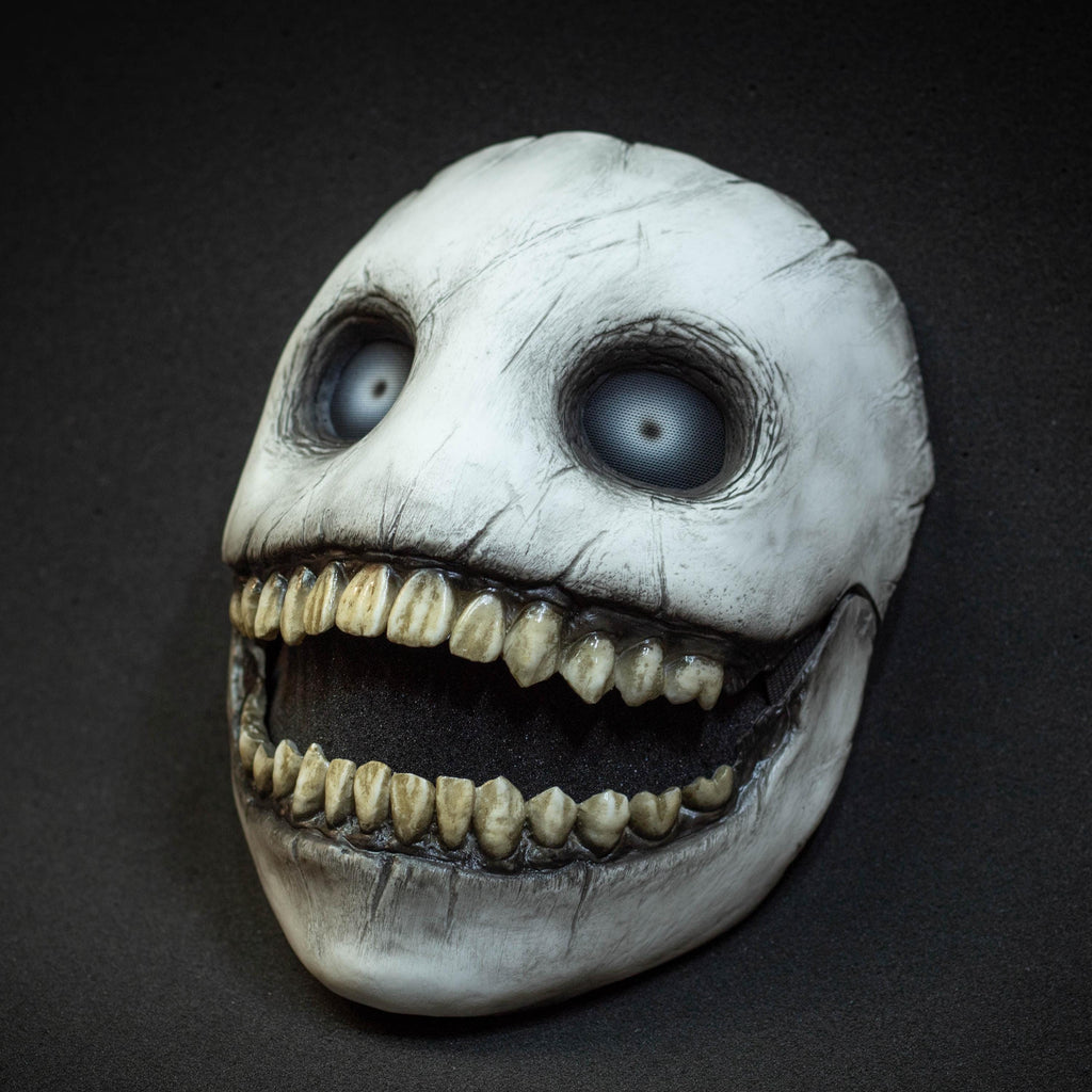 Creepy Smile mask with movable jaw and realistic teeth