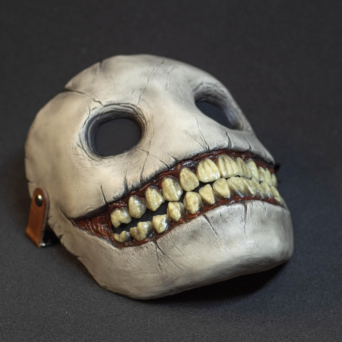 Smiley Face Mask: Halloween Cosplay Costume, Adjustable Fit