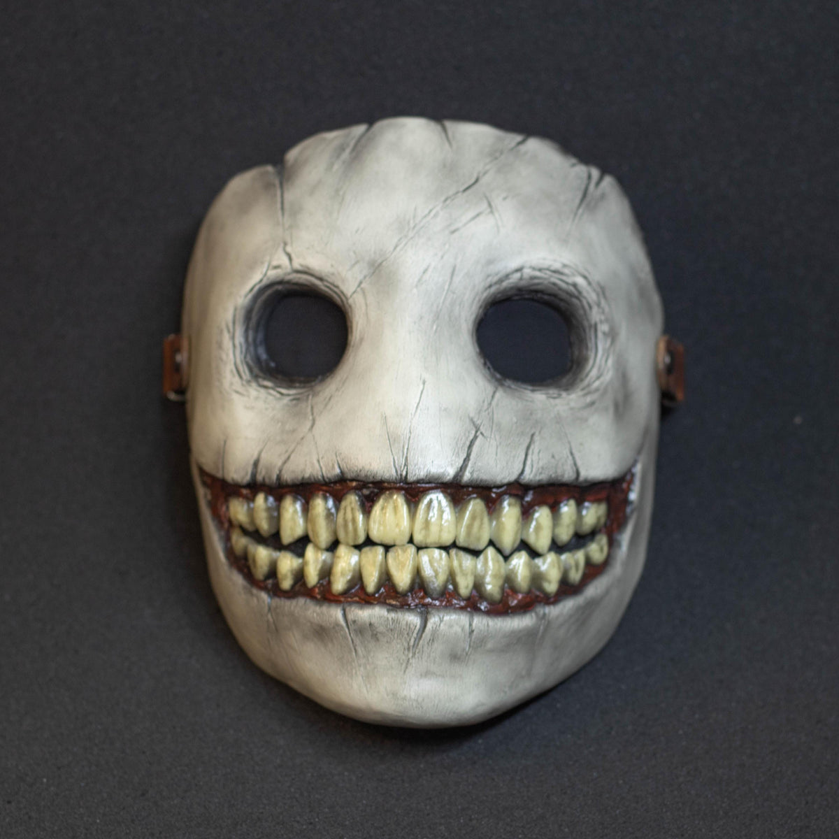 Smiley Face Mask: Halloween Cosplay Costume, Adjustable Fit