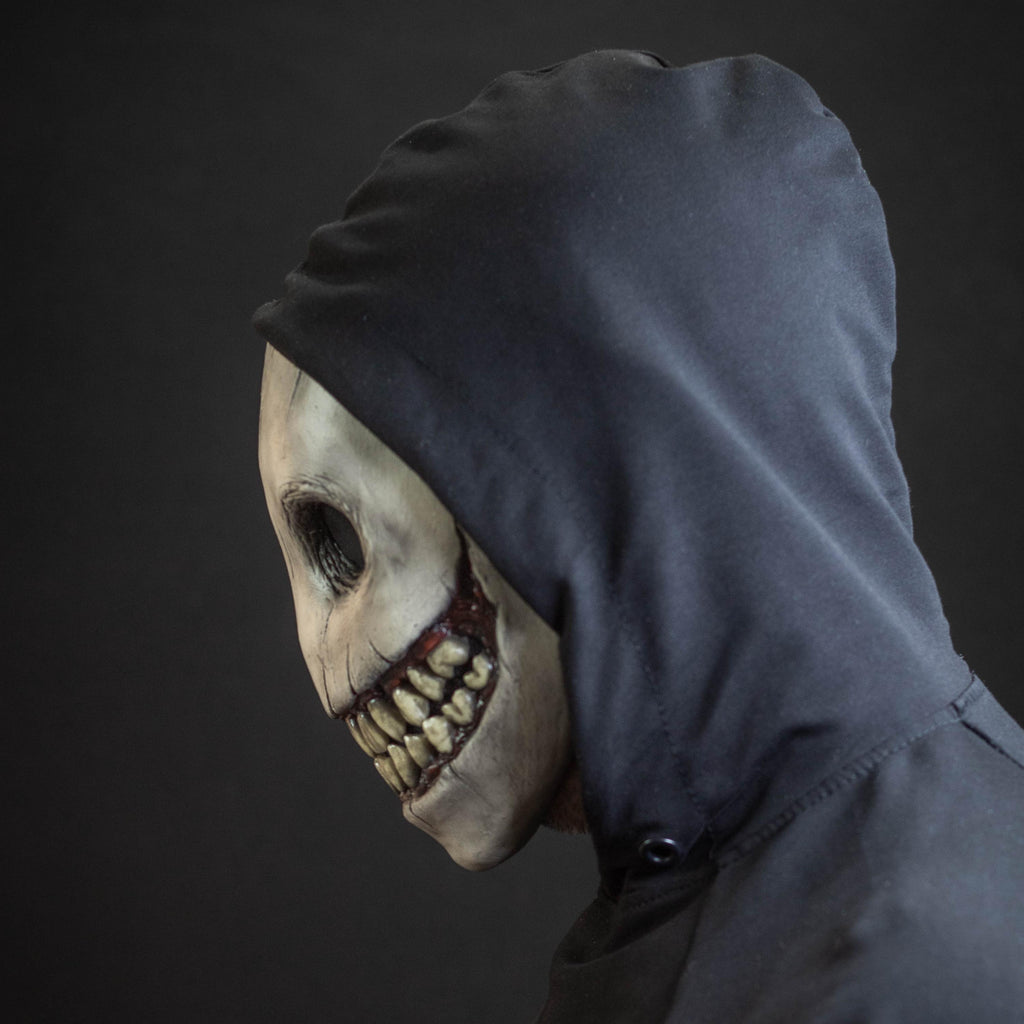 Smiley Face Mask: Halloween Cosplay Costume, Adjustable Fit