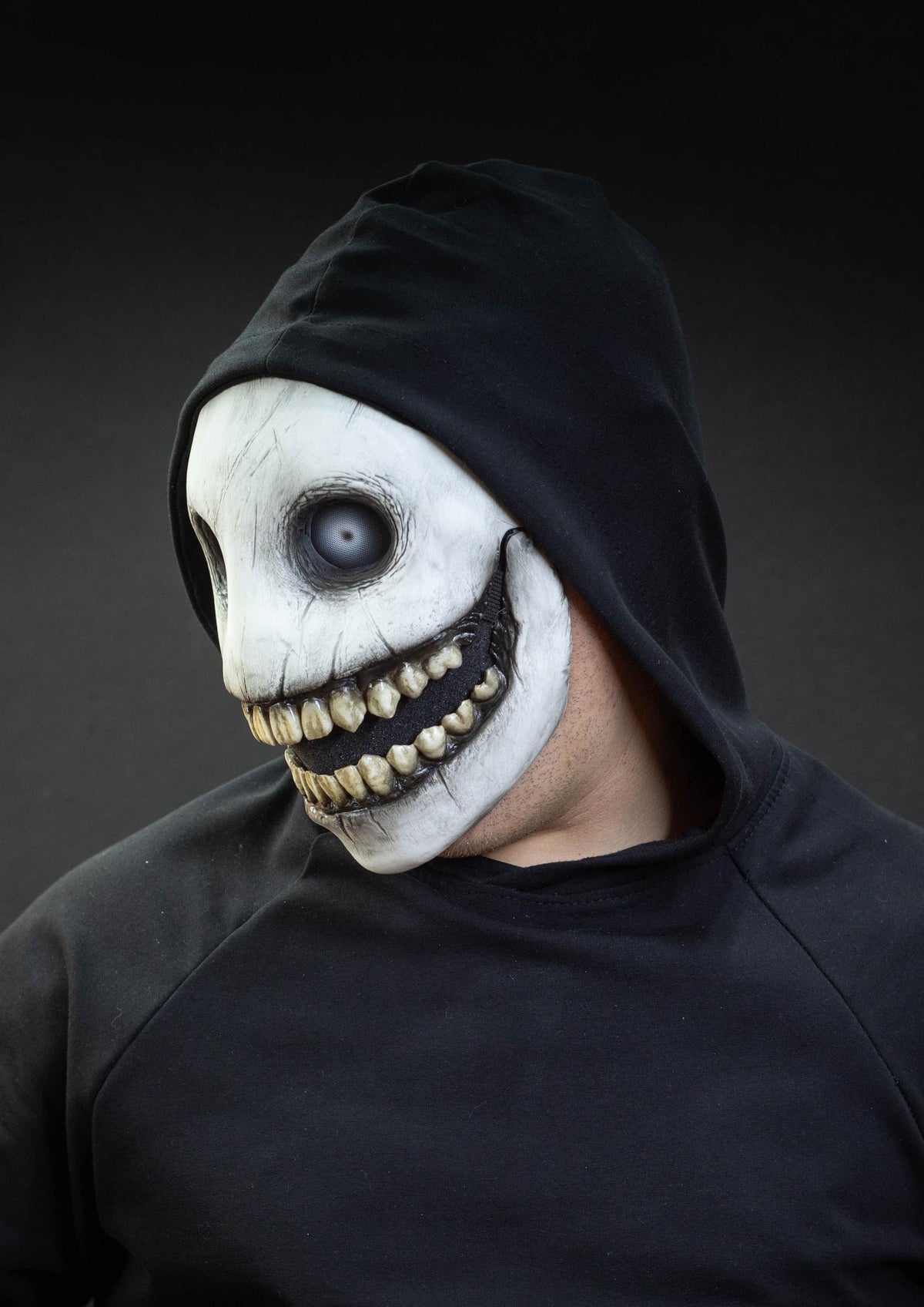 Creepy Smile mask with movable jaw and realistic teeth