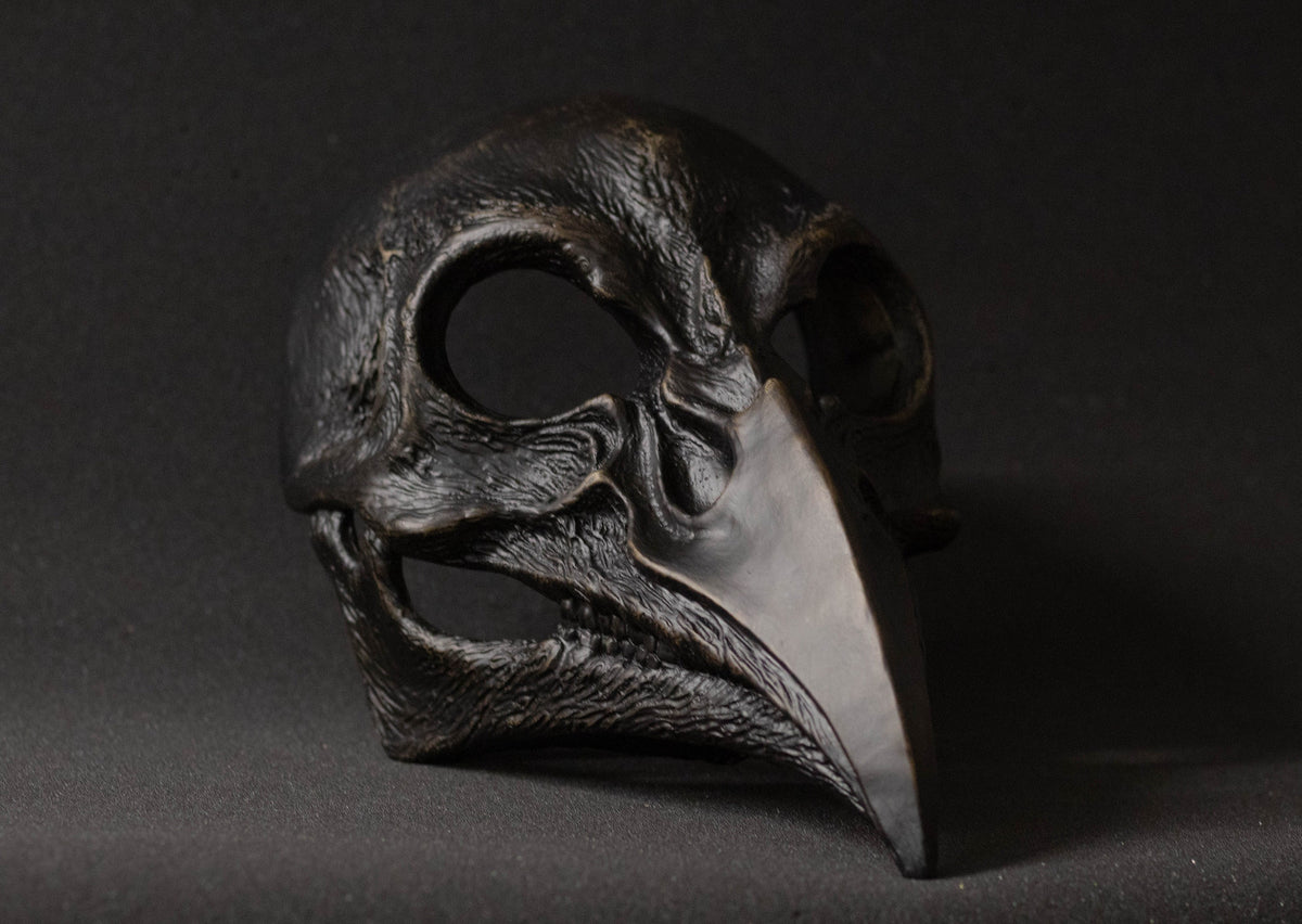 Plague Doctor mask Bird skull with a movable jaw.