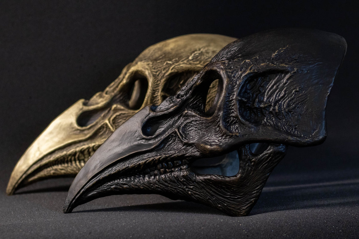 Plague Doctor mask Bird skull with a movable jaw.