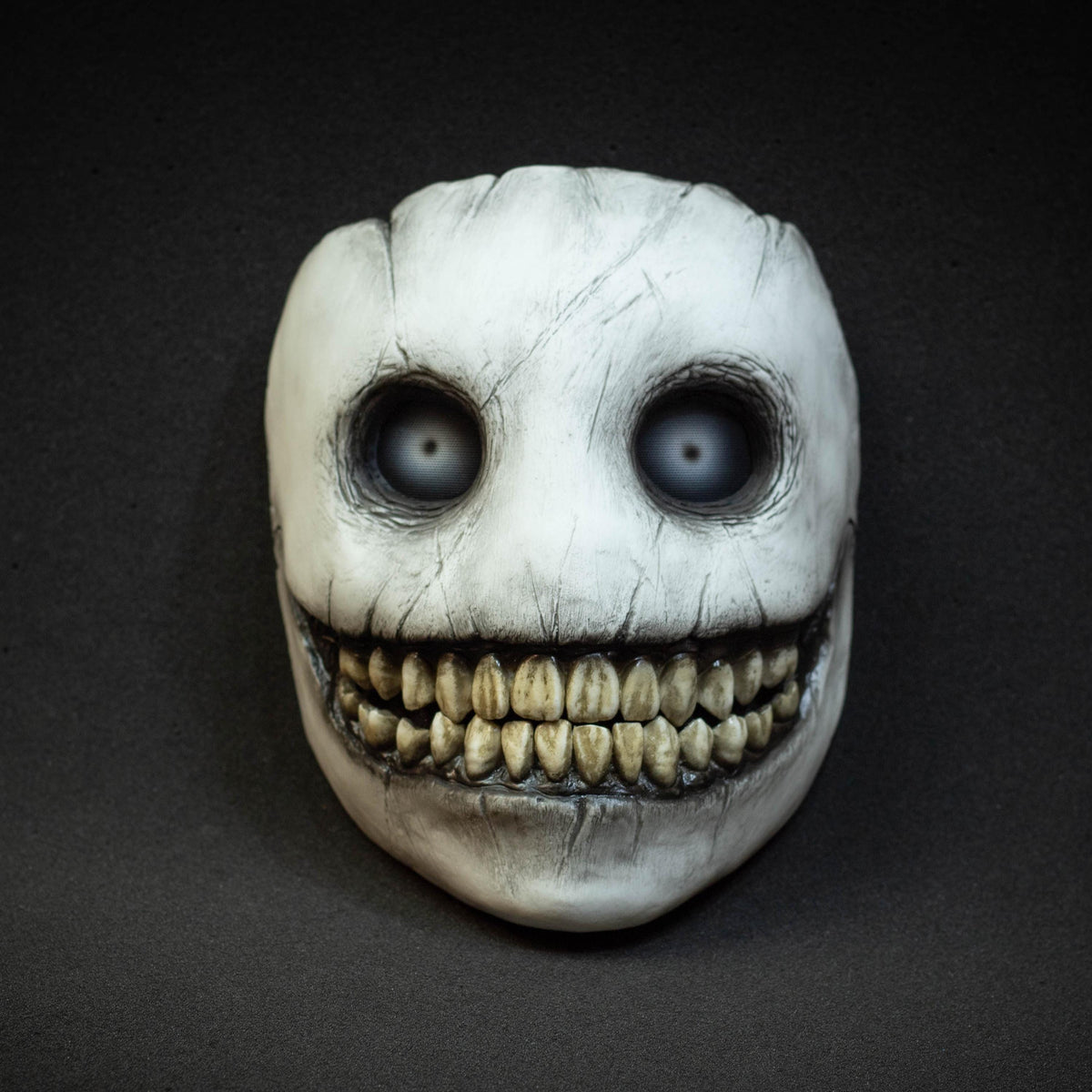Creepy Smile mask with movable jaw and realistic teeth