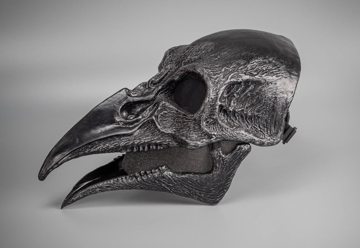 Plague Doctor mask Bird skull with a movable jaw and silver scratches.