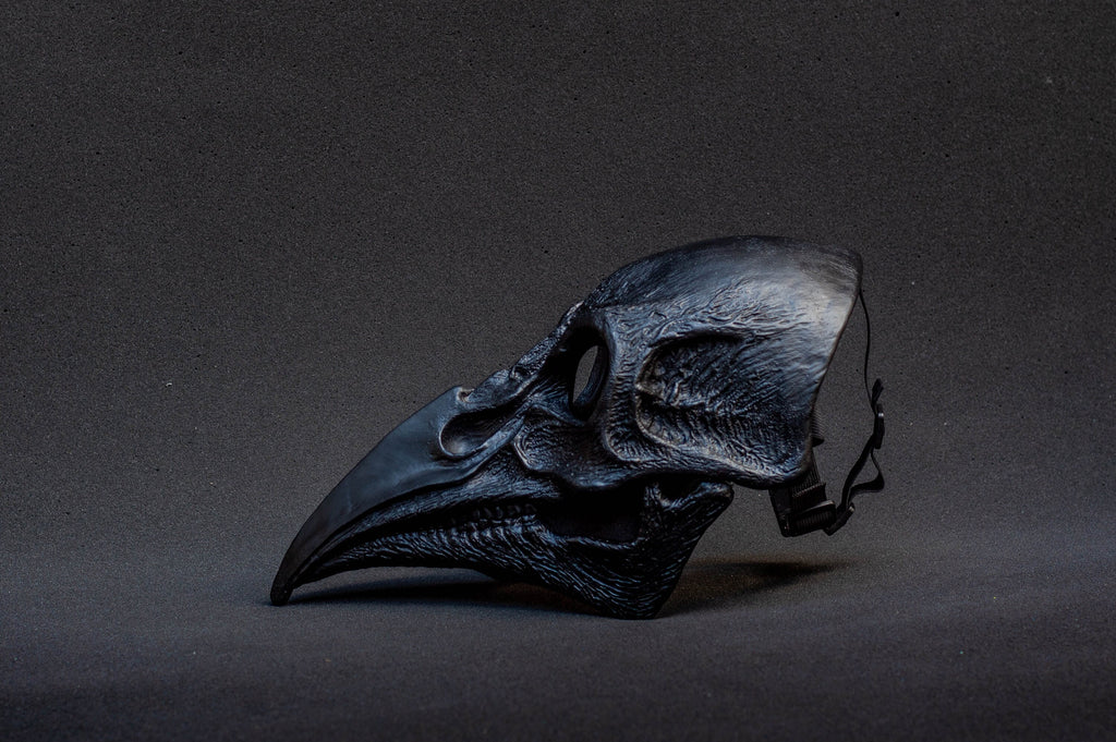 Plague Doctor mask Bird skull with a movable jaw.