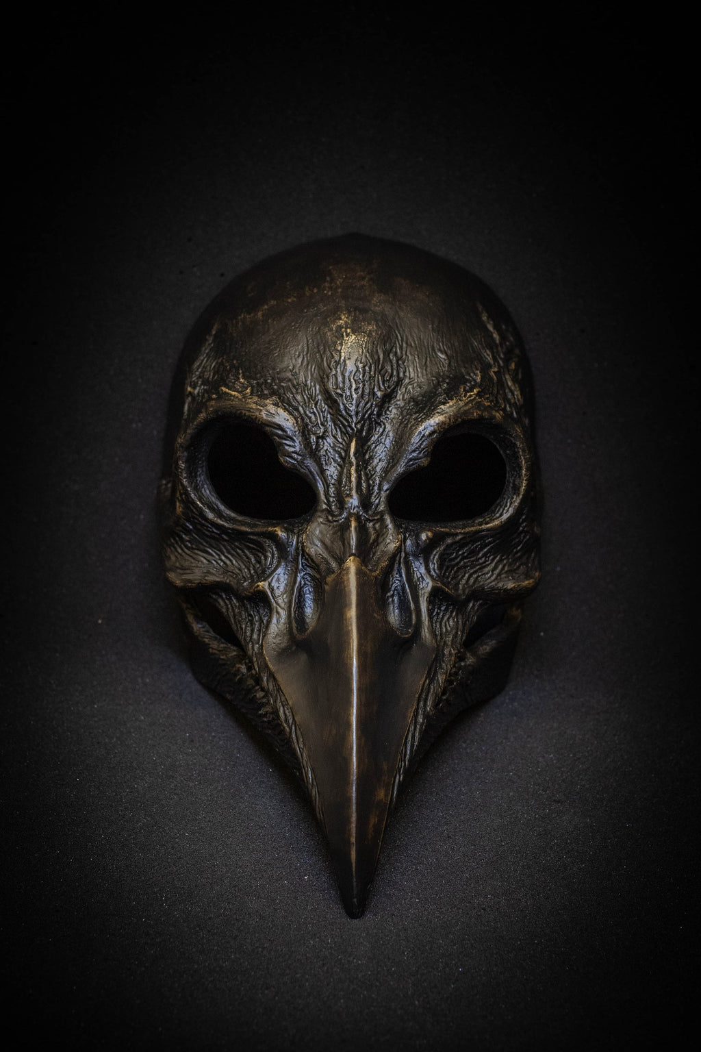 Plague Doctor mask Bird skull with a movable jaw.