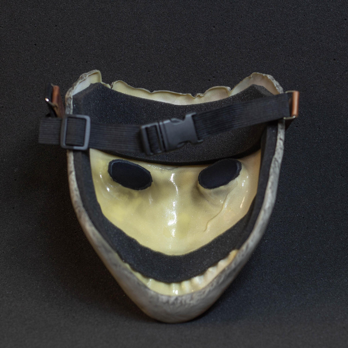 Smiley Face Mask: Halloween Cosplay Costume, Adjustable Fit